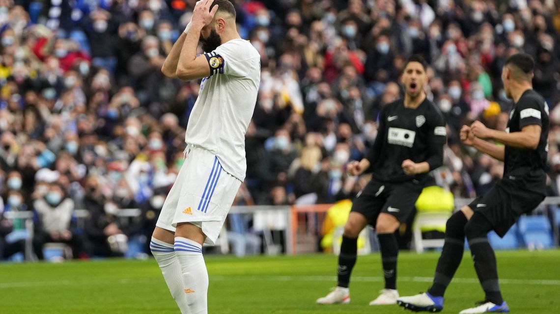 Missed penalty, injury and burglary on same day for Benzema