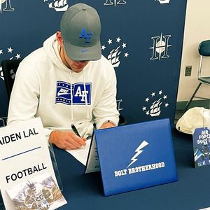 Hudson’s Aiden Lal signs letter of intent with the Air Force Academy