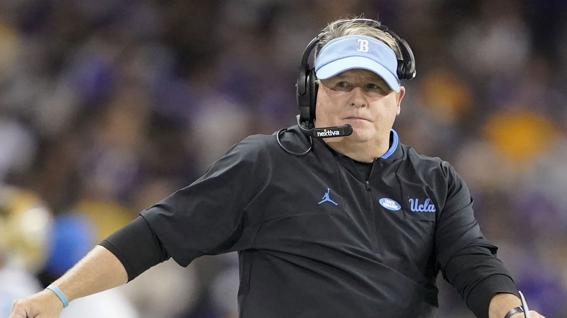 Chip Kelly staying at UCLA, agrees to new 4-year contract