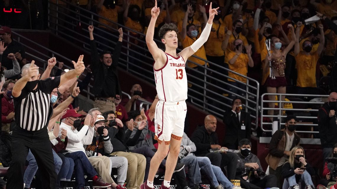 Stanford completes season sweep of No. 15 USC, 64-61
