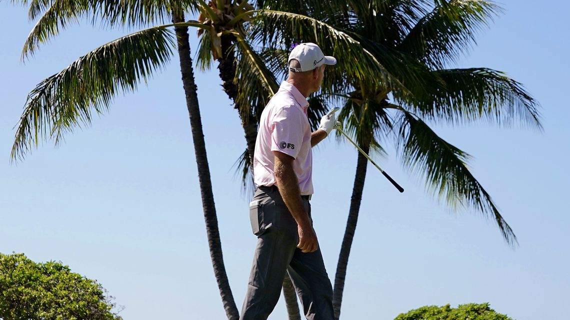 Furyk comes up aces and builds early lead at Sony Open