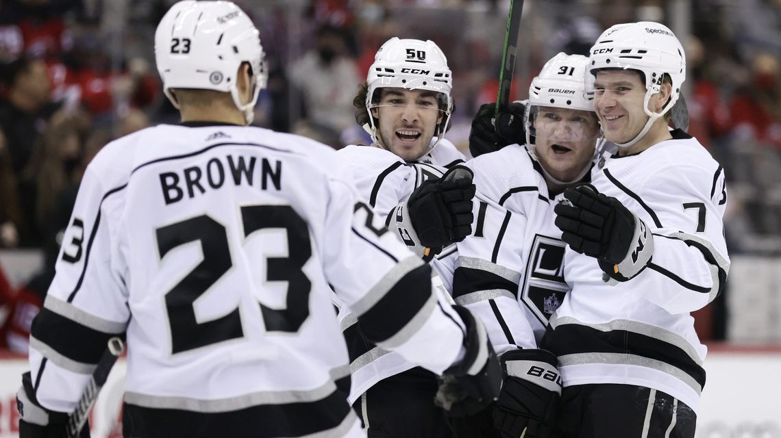 Grundstrom lifts Kings to 3-2 win over Devils