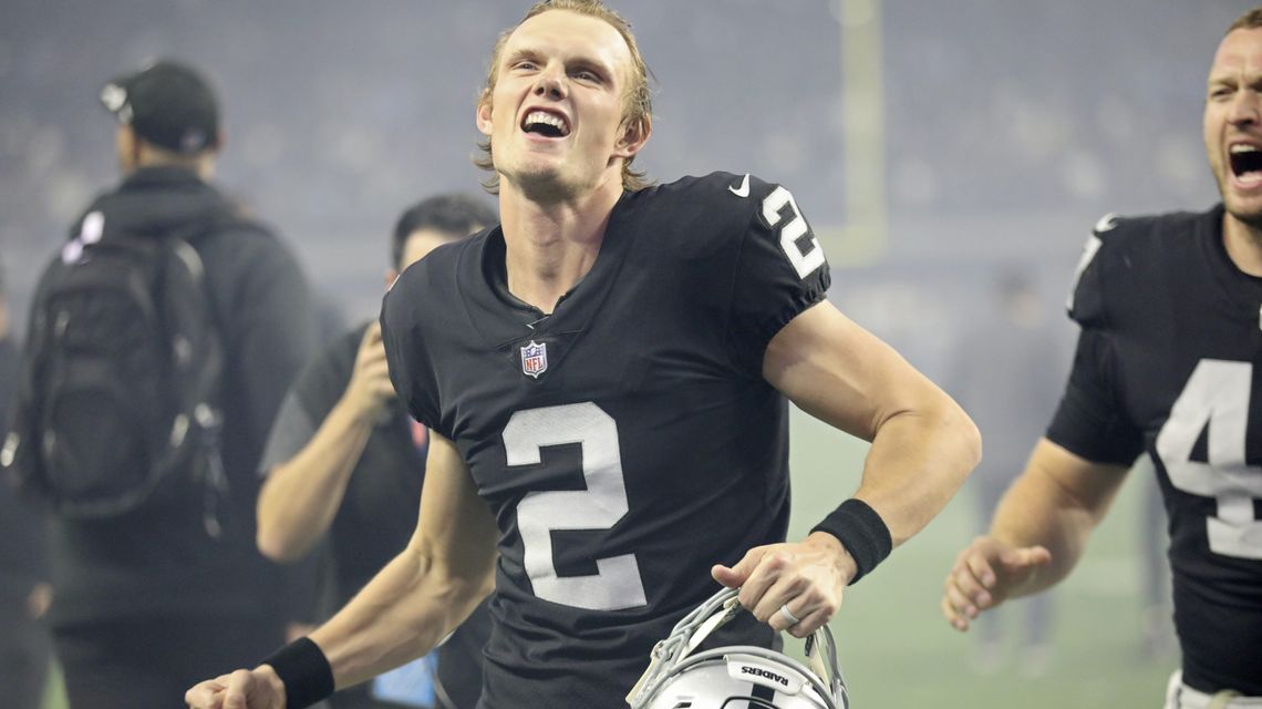 Analysis: Raiders’ wild win gives NFL playoffs strong start
