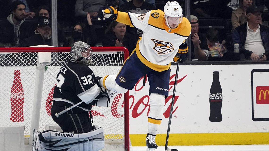 Forsberg, Predators stay hot with 4-2 victory over Kings