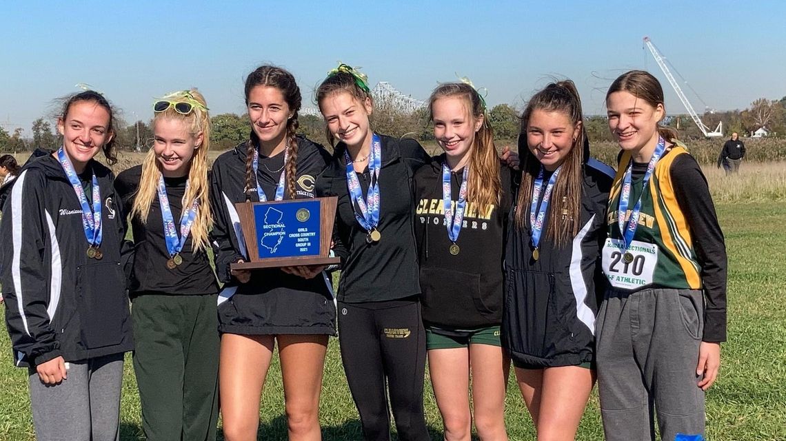 Clearview HS girls XC team finishes season with multiple honors