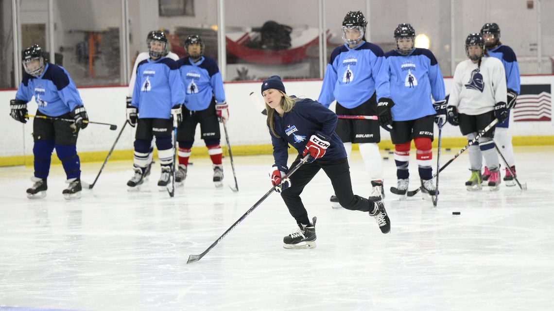Girls hockey programs show promise in nontraditional markets