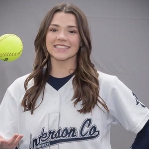 Leah Freeman makes Anderson County softball history before college volleyball career