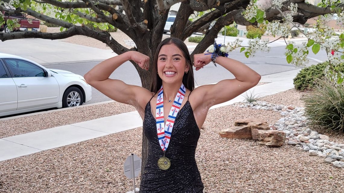 Niquela Vallejos: Rio Rancho High’s 1st female powerlifting state champion