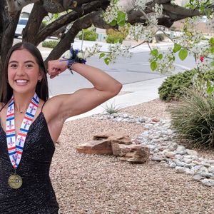 Niquela Vallejos: Rio Rancho High’s 1st female powerlifting state champion