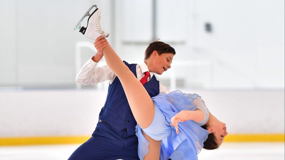 Barrie ice skaters have bright future at junior level following novice national silver