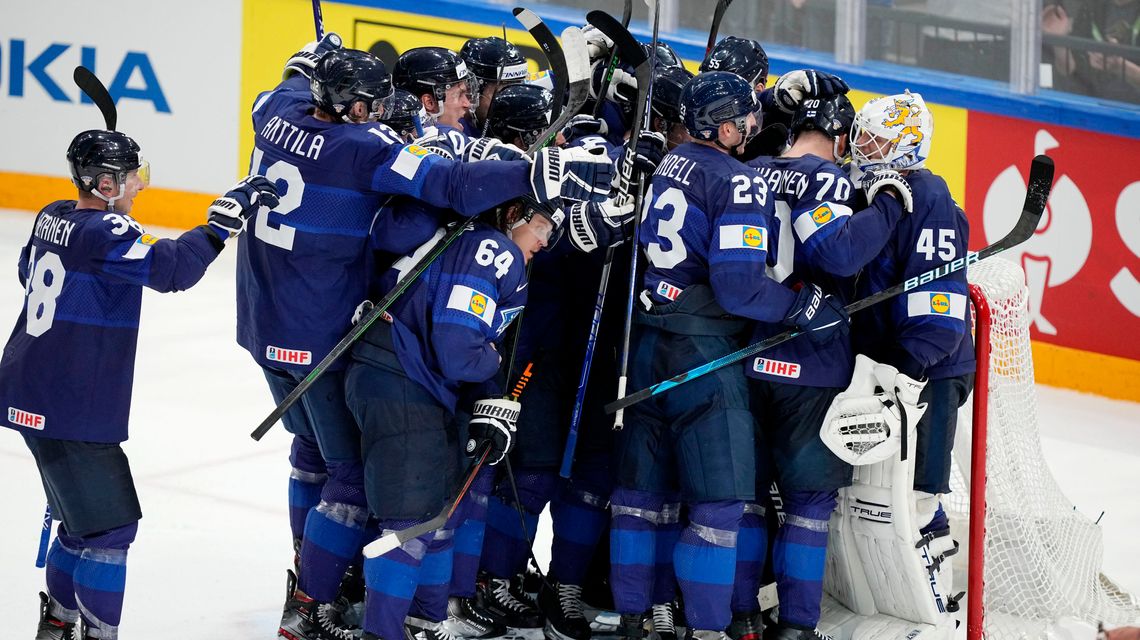 Canada, Finland advance to world hockey final — again