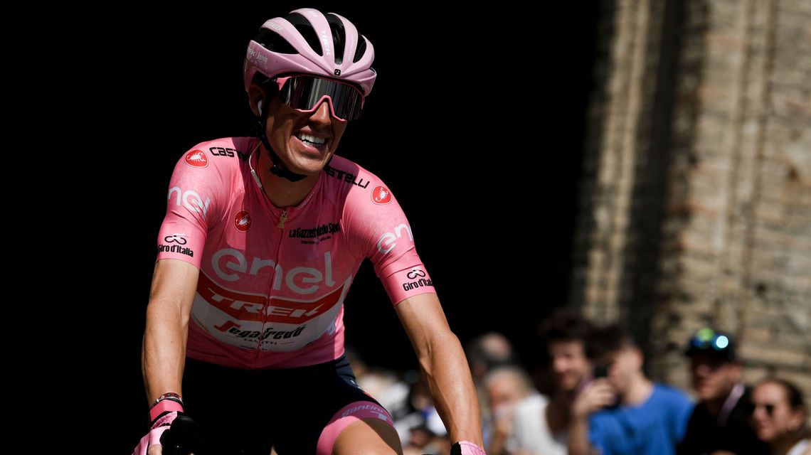 Oldani earns first professional win, López keeps Giro lead