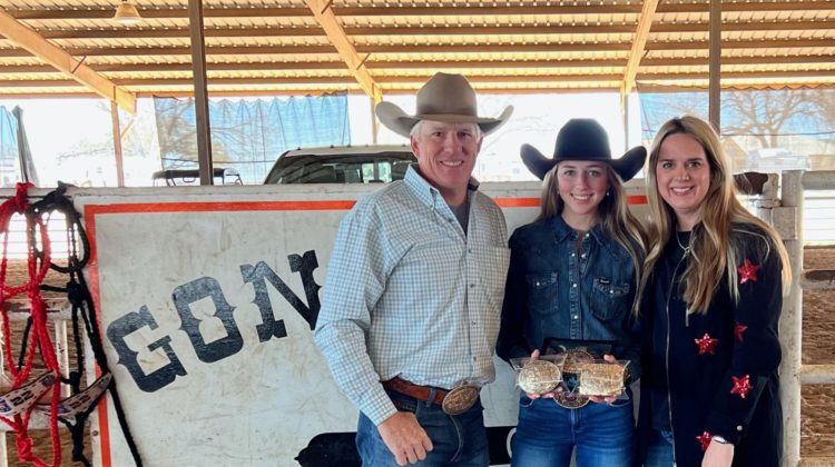 Fredericksburg grad Kallyn Snedecor competing to be rodeo’s triple threat