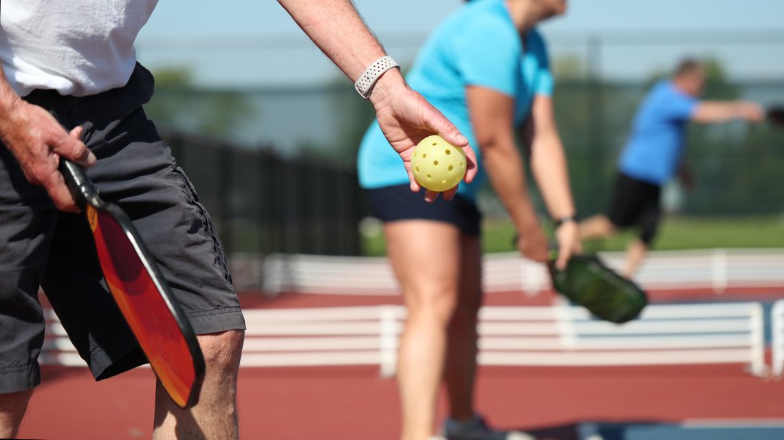 Pickleball Paddle Buying Guide: How to Choose the Right One for You