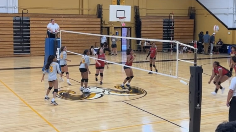 Englewood volleyball kicks off season with a win
