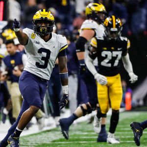 Michigan WR AJ Henning signs NIL deal with White Sox