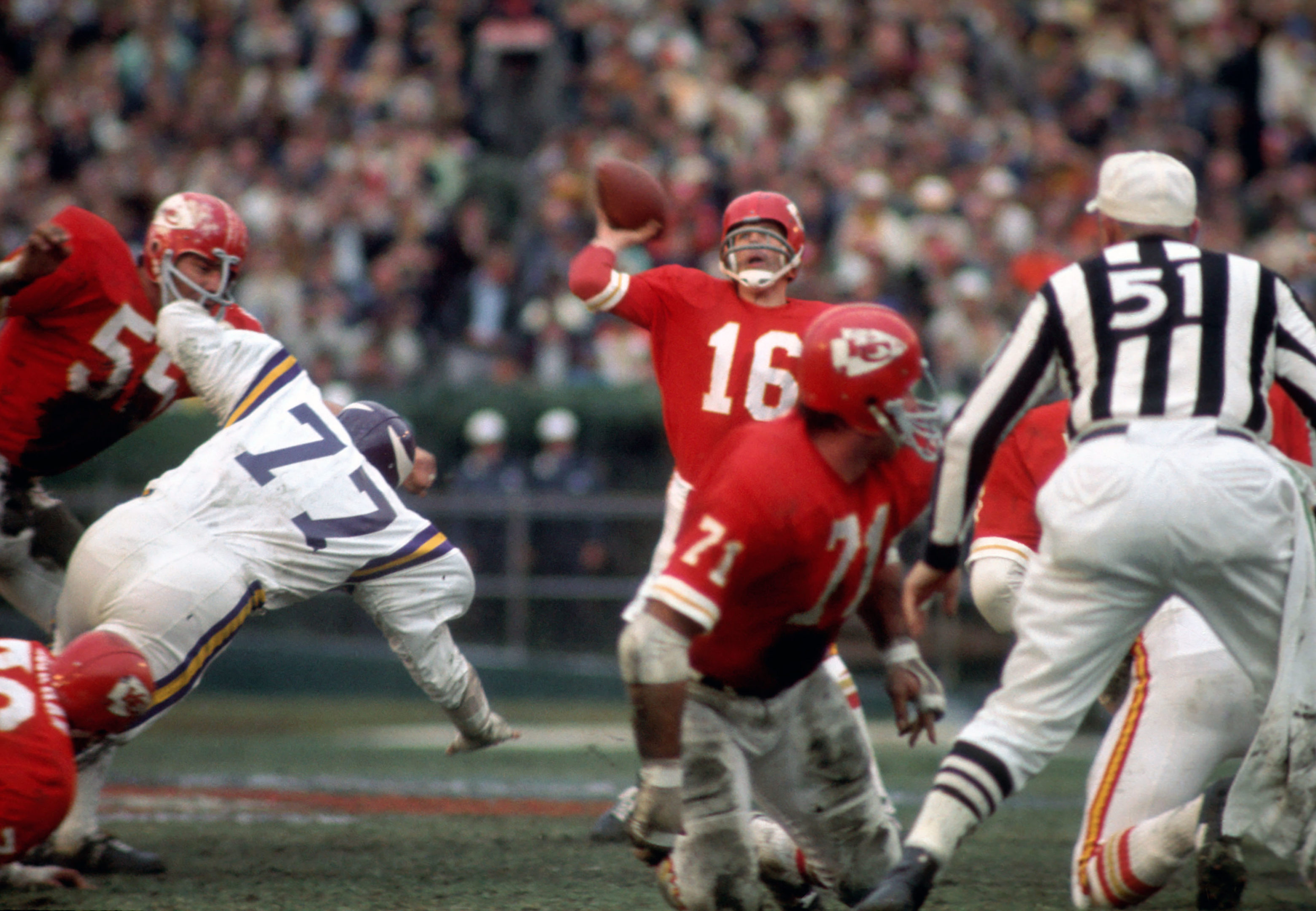 Hall of Fame Chiefs quarterback and broadcaster Len Dawson dies at 87 -  Chicago Sun-Times