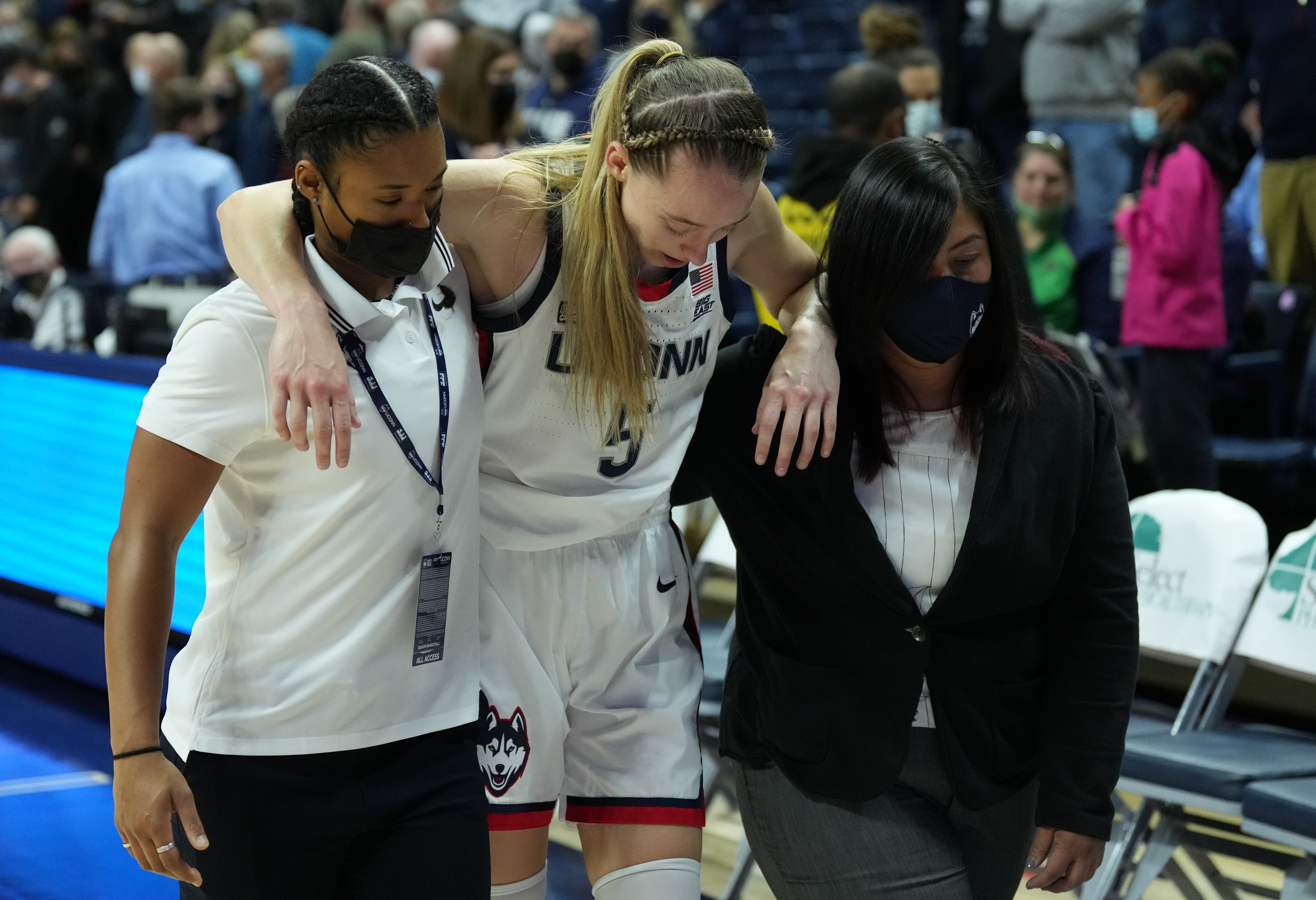 Paige Bueckers UConn women's basketball injury