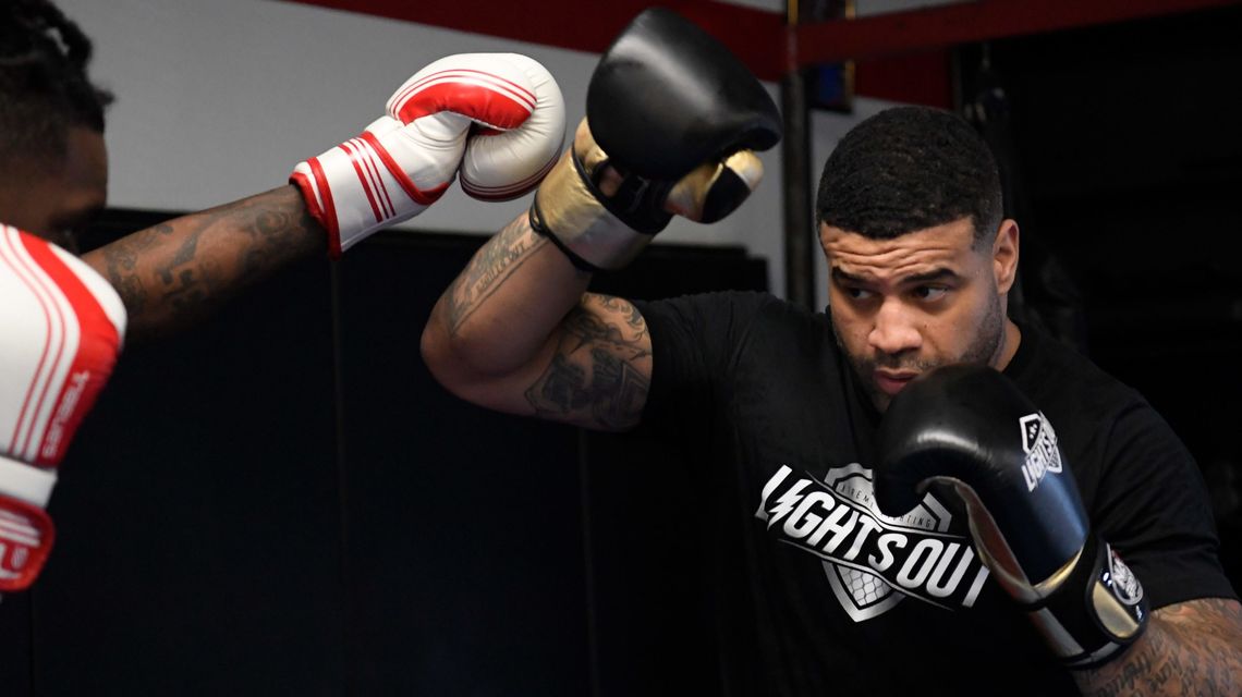 Shawne Merriman: Chargers star puts talents into MMA company