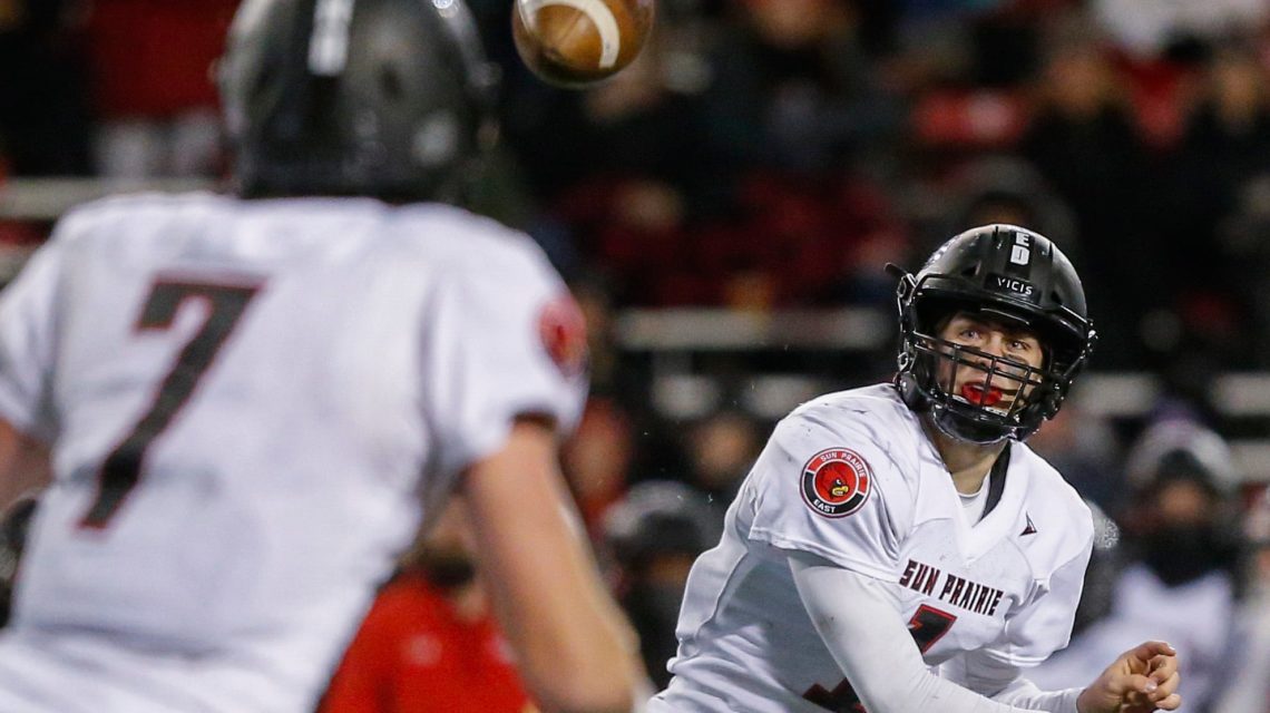 Top 10 Wisconsin QBs for 2022 HS football season