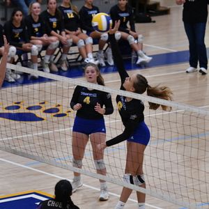 Martin County HS volleyball team shines at home