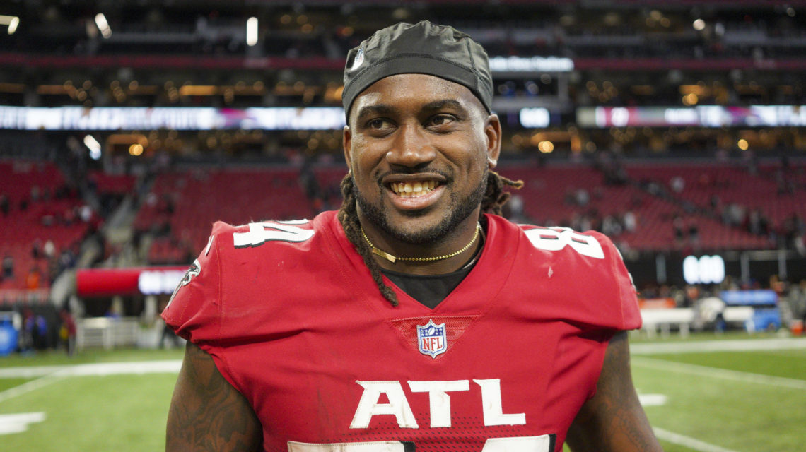 Atlanta Falcons' Cordarrelle Patterson sets NFL career kick-return