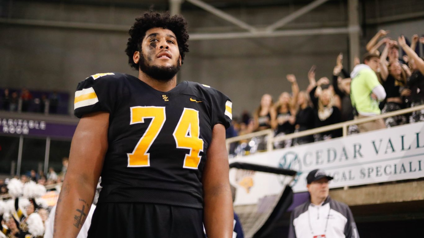 Could top-ranked OT Kadyn Proctor flip from Iowa to Alabama?