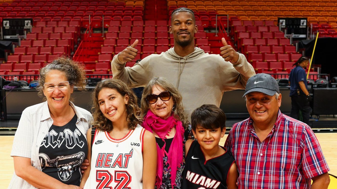 Jimmy Butler meets young Argentinian fan after missed game