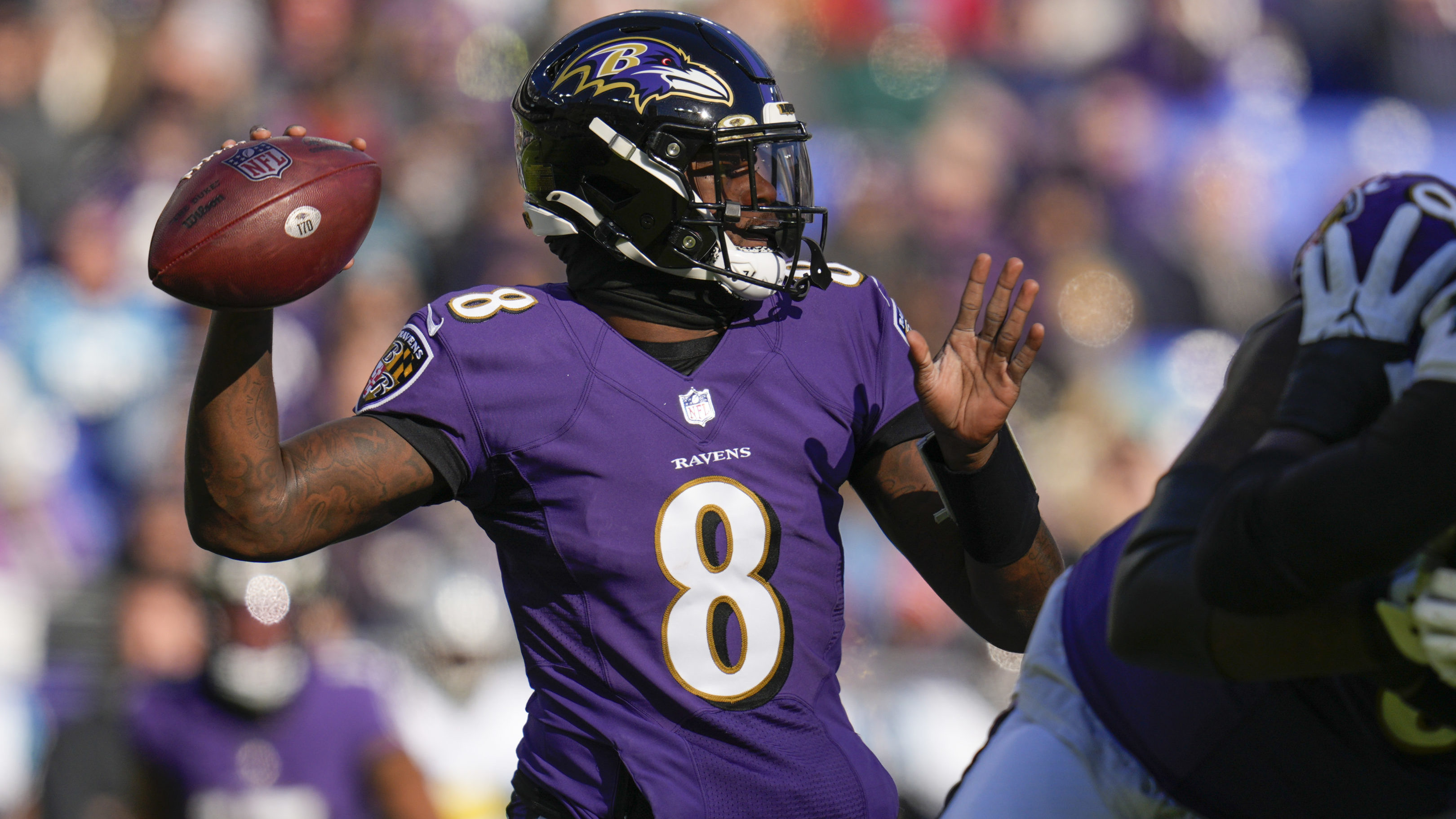 Lamar Jackson doesn't travel with Ravens to playoff game vs. Bengals