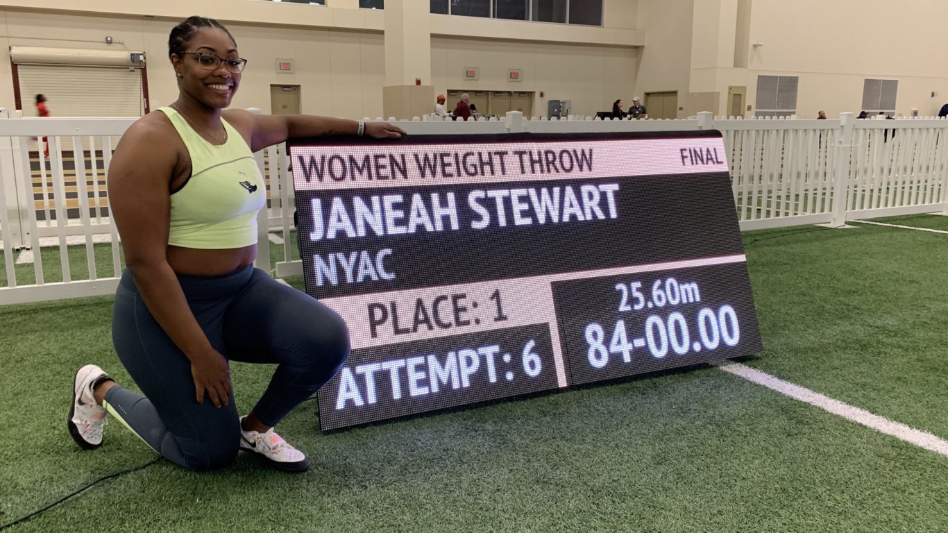 ‘Mom athlete’ Janeah Stewart ties world record after pregnancy