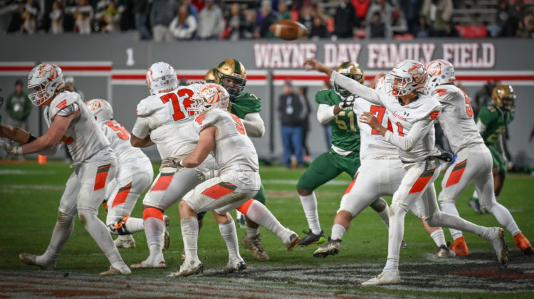 East Lincoln football wins NCHSAA 3A State Championship