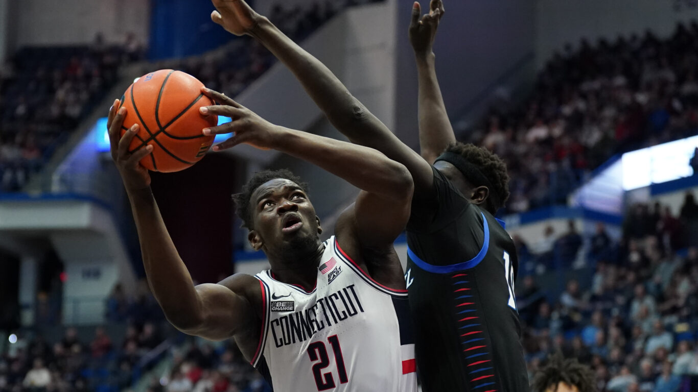UConn players, Sanogo fasting from food, water into Final Four