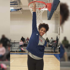 A 6-foot-7 8th-grade girl gets 1st D-I basketball offer in CA