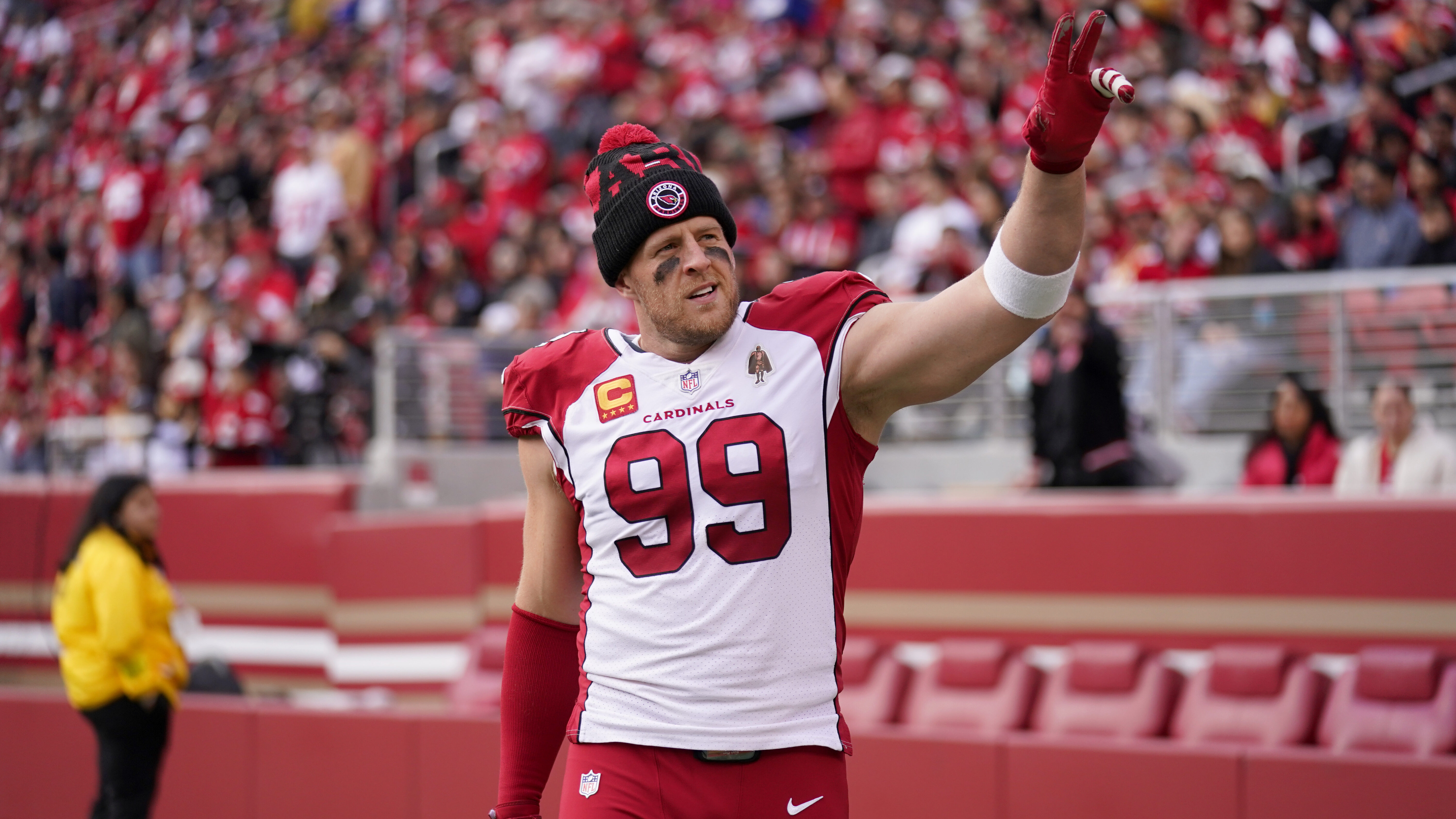 Pewaukee's J.J. Watt announces he is retiring from NFL