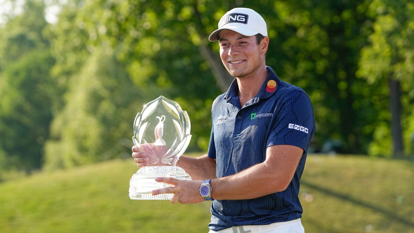 Viktor Hovland pays back Memorial win with job as caddy