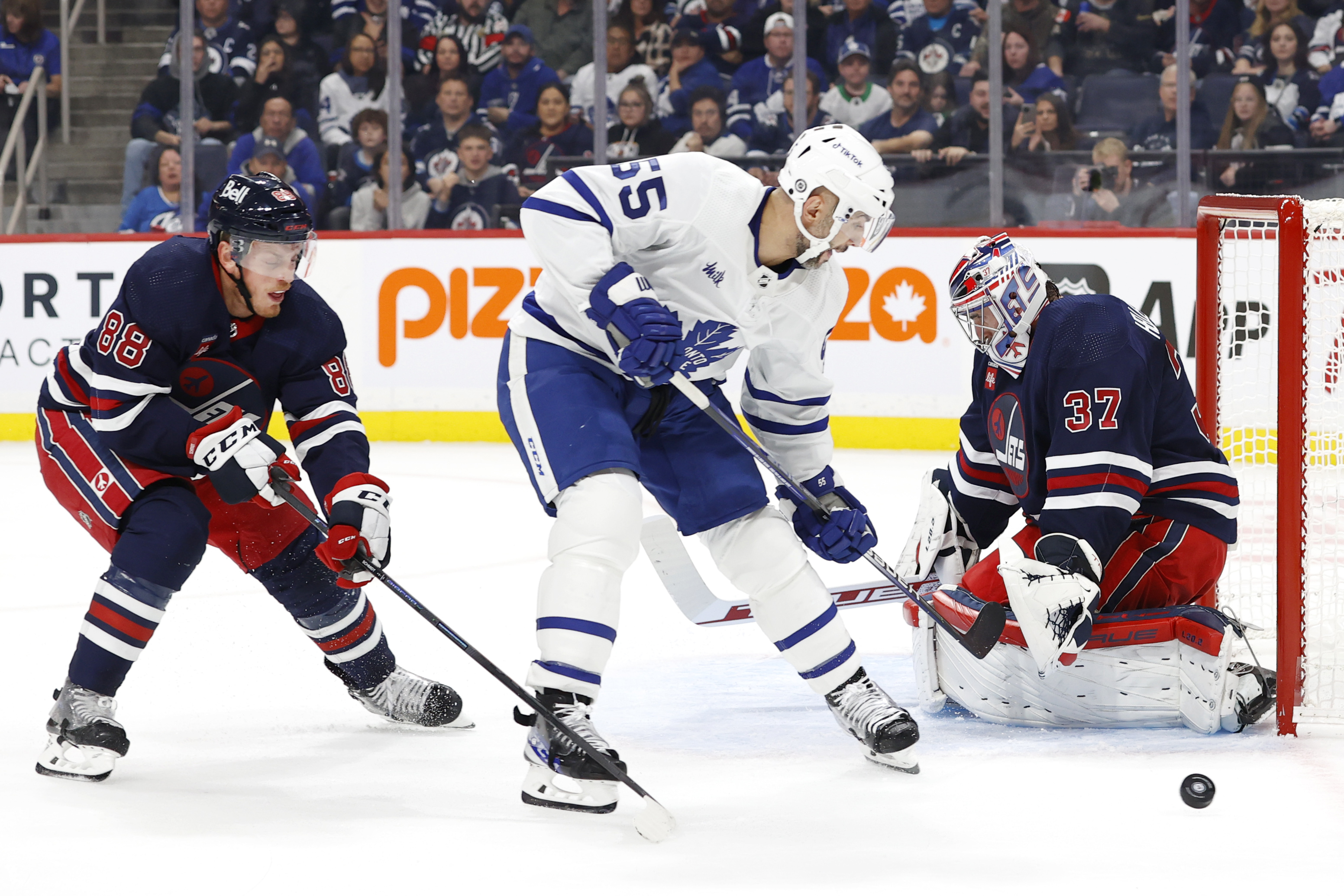 Winnipeg Jets goaltender Connor Hellebuyck toronto Maple leafs NHL