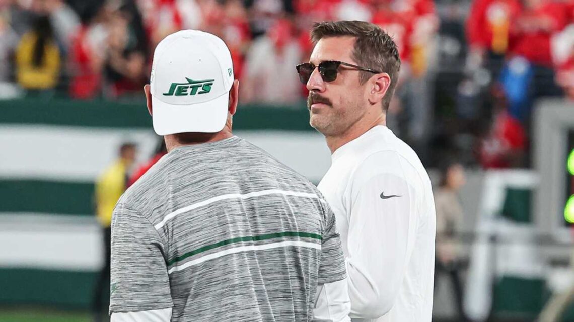 Aaron Rodgers calls Travis Kelce 'Mr. Pfizer' on 'The Pat McAfee Show'