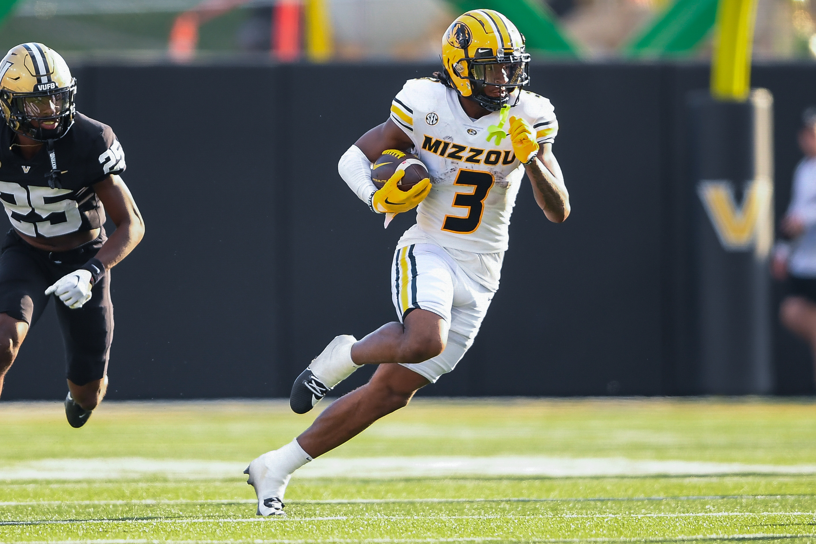 Luther Burden III Missouri Tigers NCAA college football 2024 Heisman Trophy favorites