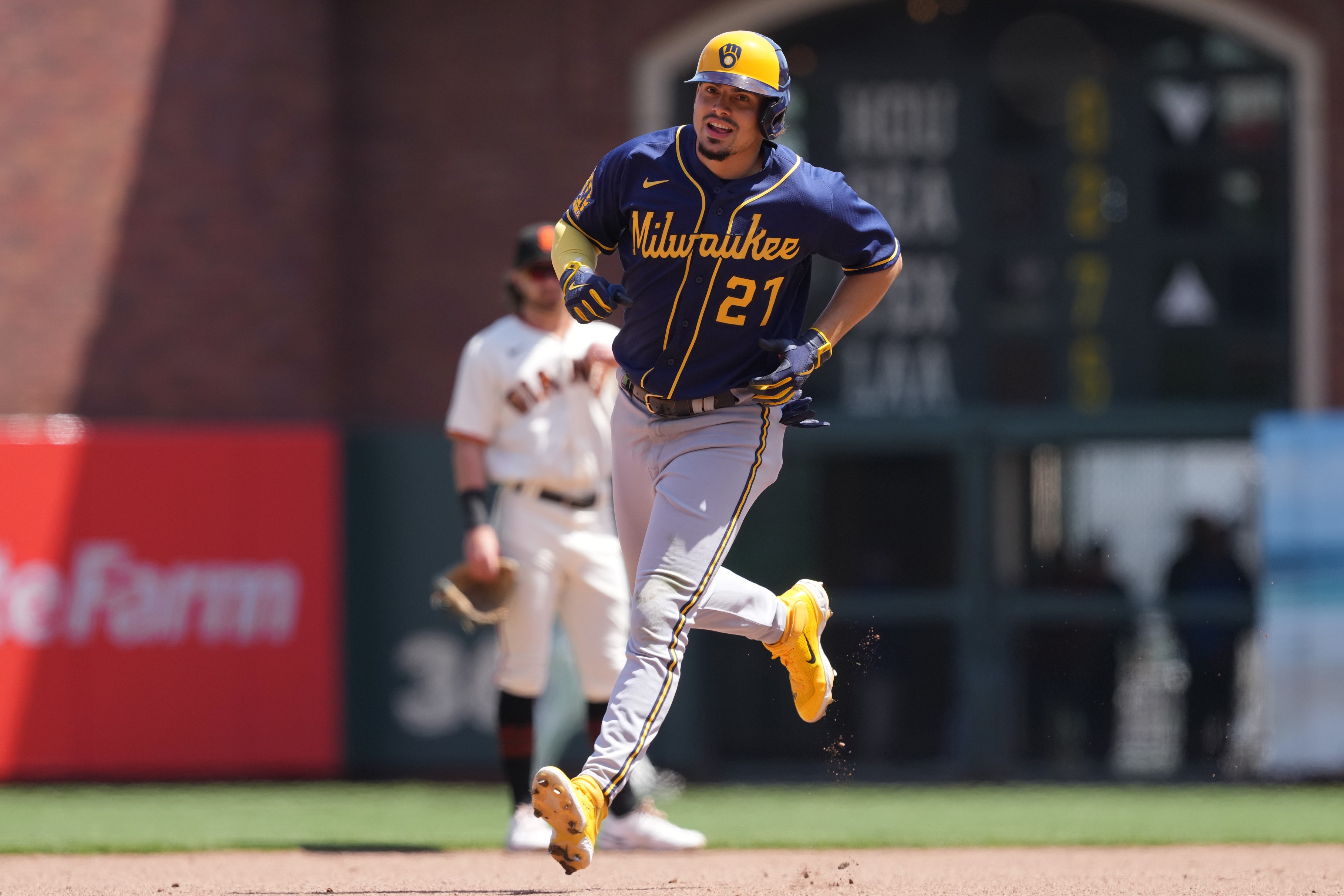 Willy Adames Milwaukee Brewers MLB free agency landing spots San Francisco Giants