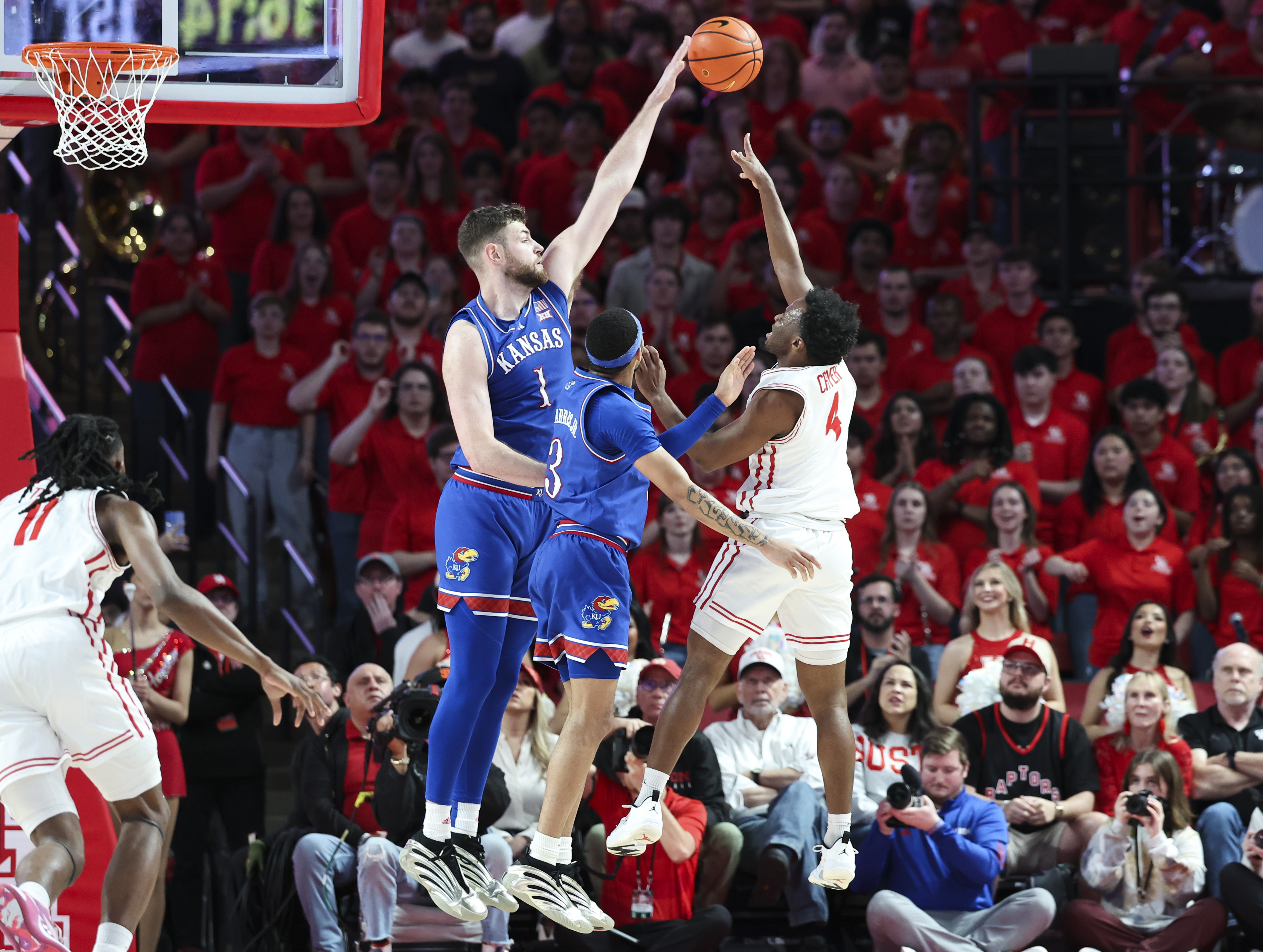 Hunter Dickinson height