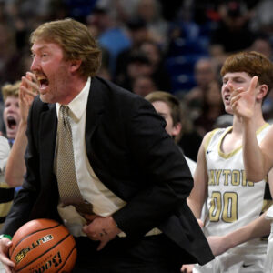 Salaries of 2025 Texas HS boys basketball state champion coaches